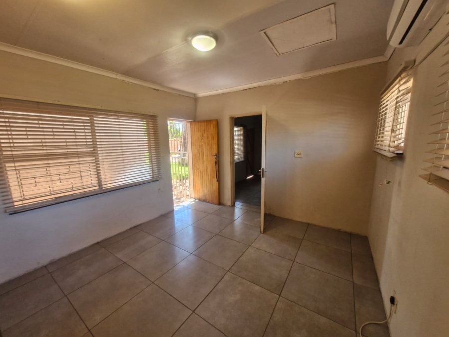 To Let 2 Bedroom Property for Rent in Kathu Northern Cape